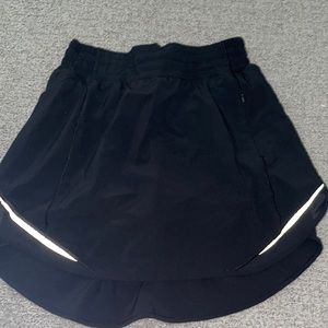 lululemon hotty hot skirt in black *never worn* HIGH RISE!
